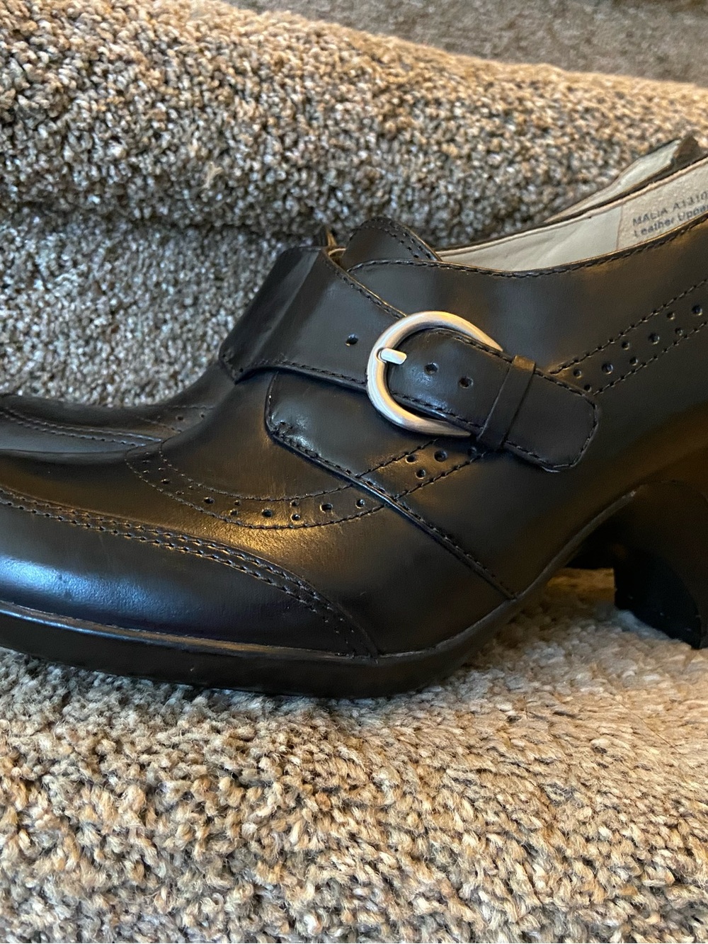 Naturalizer Black Leather Loafer with Buckle NWOT size 9M Great for office